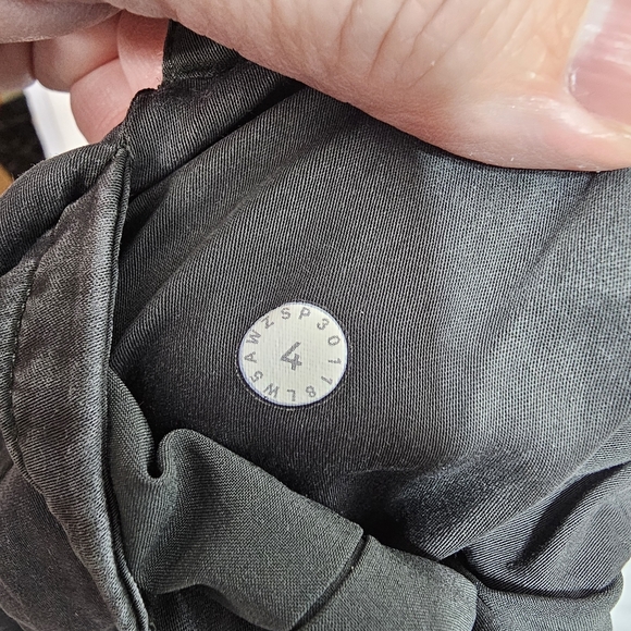 Lululemon Women's Move Lightly Tencel Cargo Pants Cropped 25" Evergreen Size 4. - Picture 6 of 10